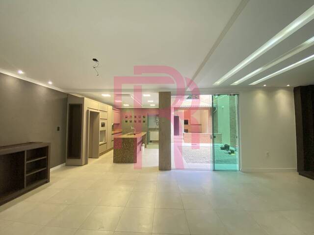 #460 - Casa para Locação em Balneário Camboriú - SC - 1