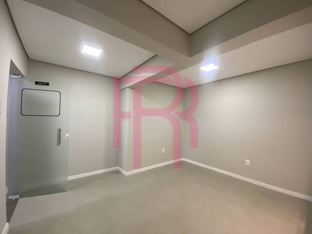 Sala para Locação em Balneário Camboriú - 4