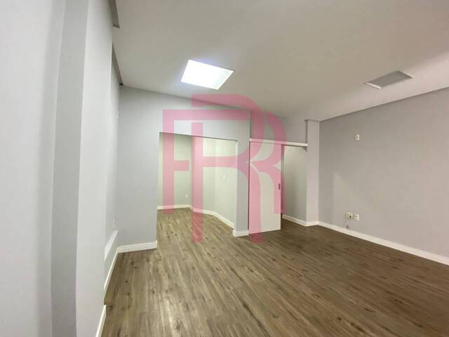 Sala para Locação em Balneário Camboriú - 2